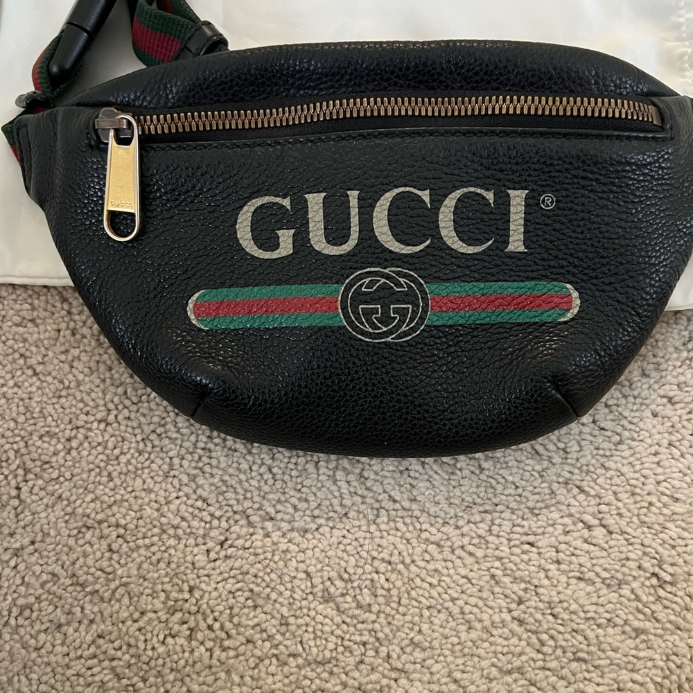 GUCCI BUMBAG